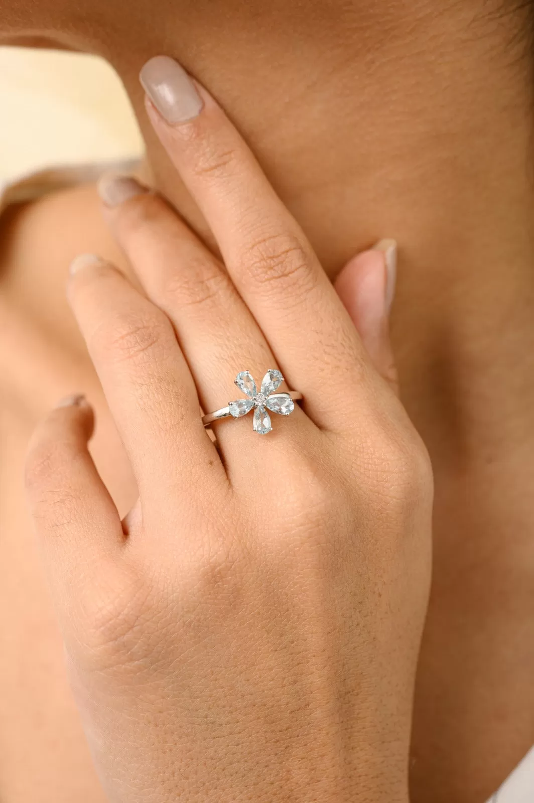 18K Gold Aquamarine Dainty Floral Ring