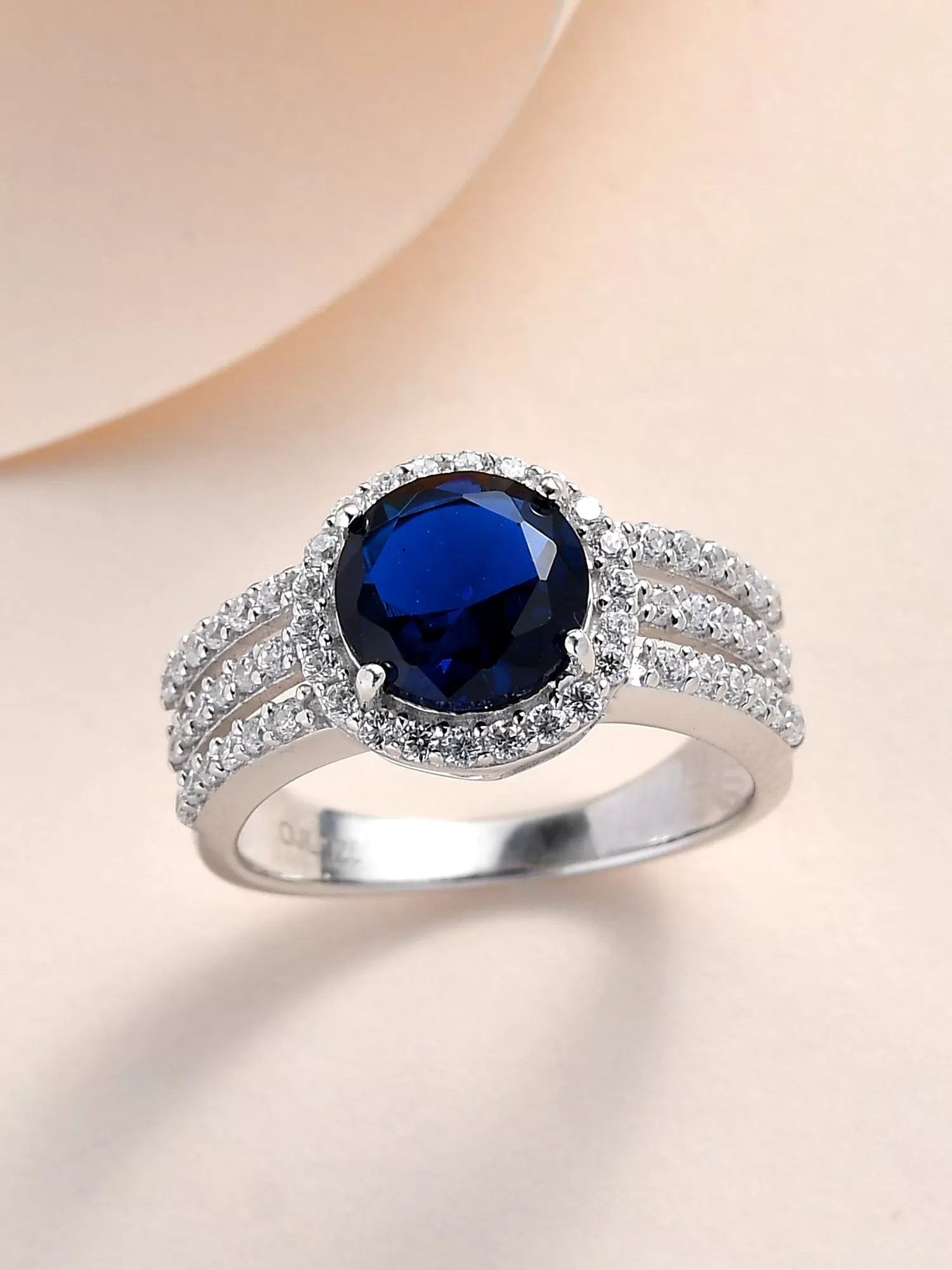 2 Carat Blue Sapphire Engagement Ring For Women In Silver