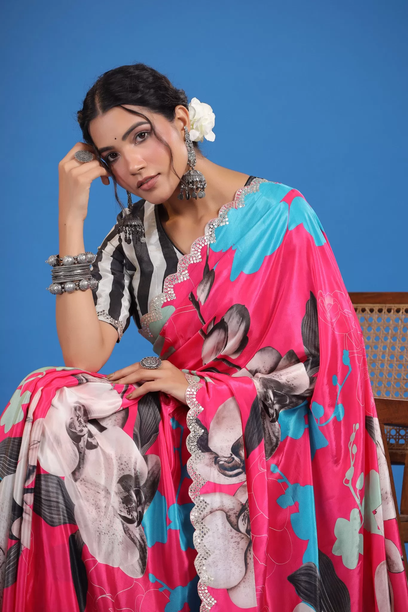 92A061 Pink Floral Crepe Georgette Sari with Scalloped Border