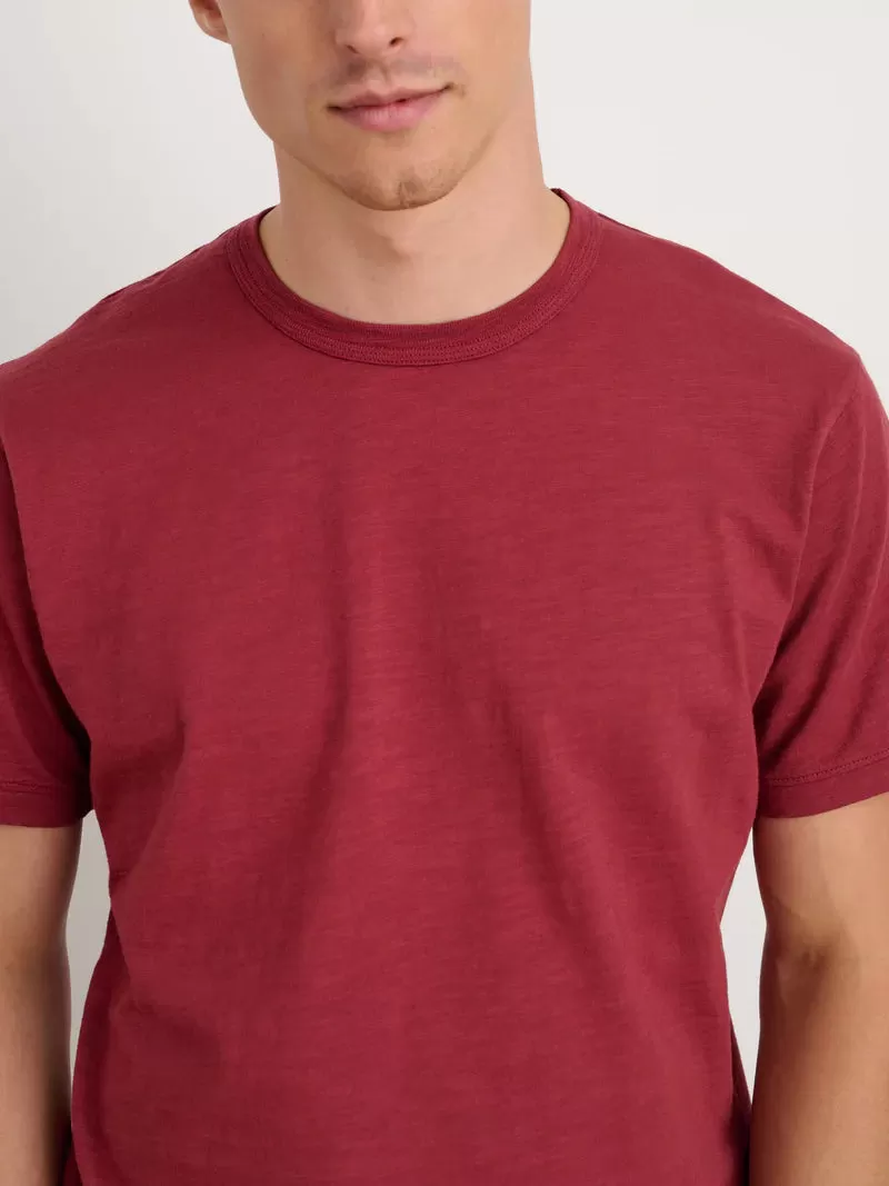 Alex Mill - Standard T-Shirt in Slub Cotton - Currant