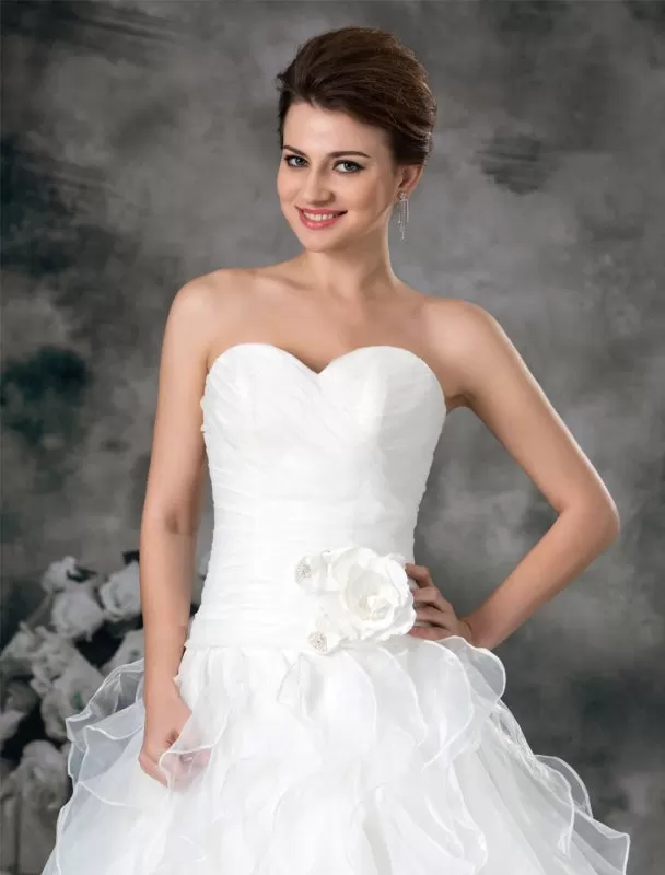 Glamorous Ivory Ruched Sweetheart Neck A-Line Organza Wedding Dress