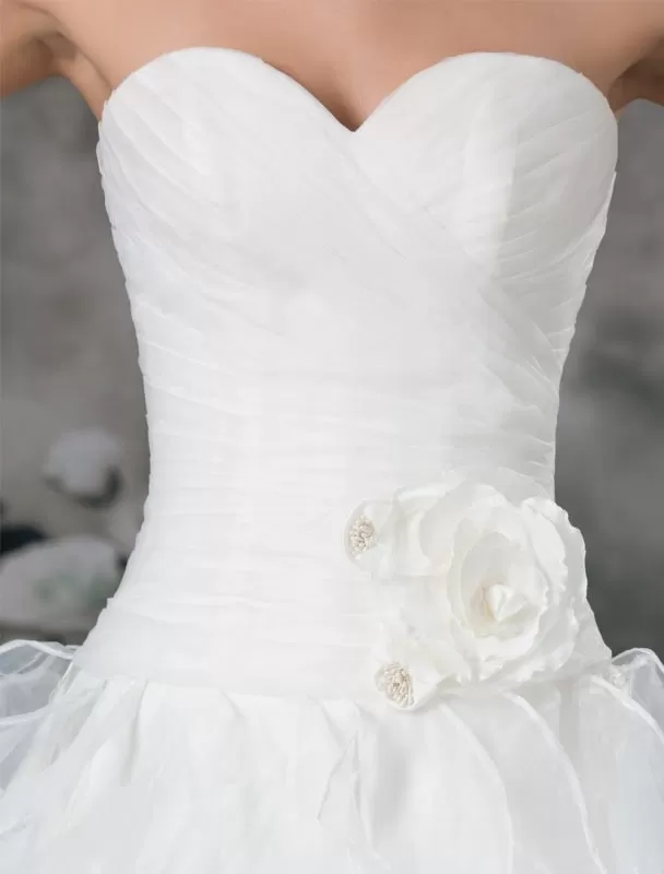 Glamorous Ivory Ruched Sweetheart Neck A-Line Organza Wedding Dress