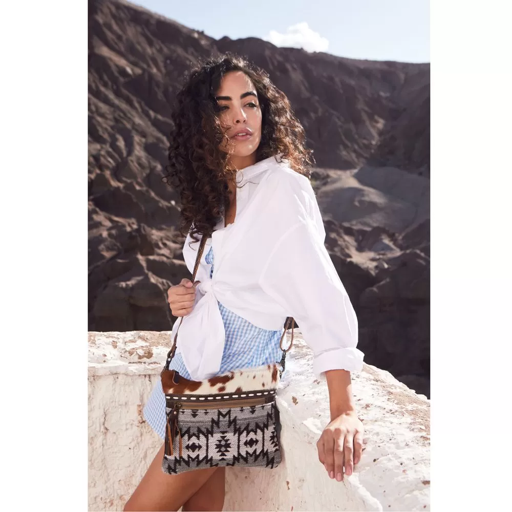 Myra Bag Re-Nao Small & Crossbody: Cozy Vibes in Brown Velvety Elegance