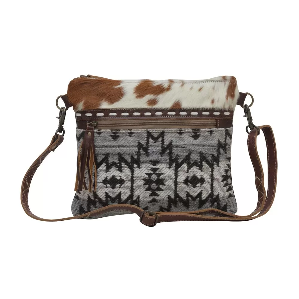 Myra Bag Re-Nao Small & Crossbody: Cozy Vibes in Brown Velvety Elegance