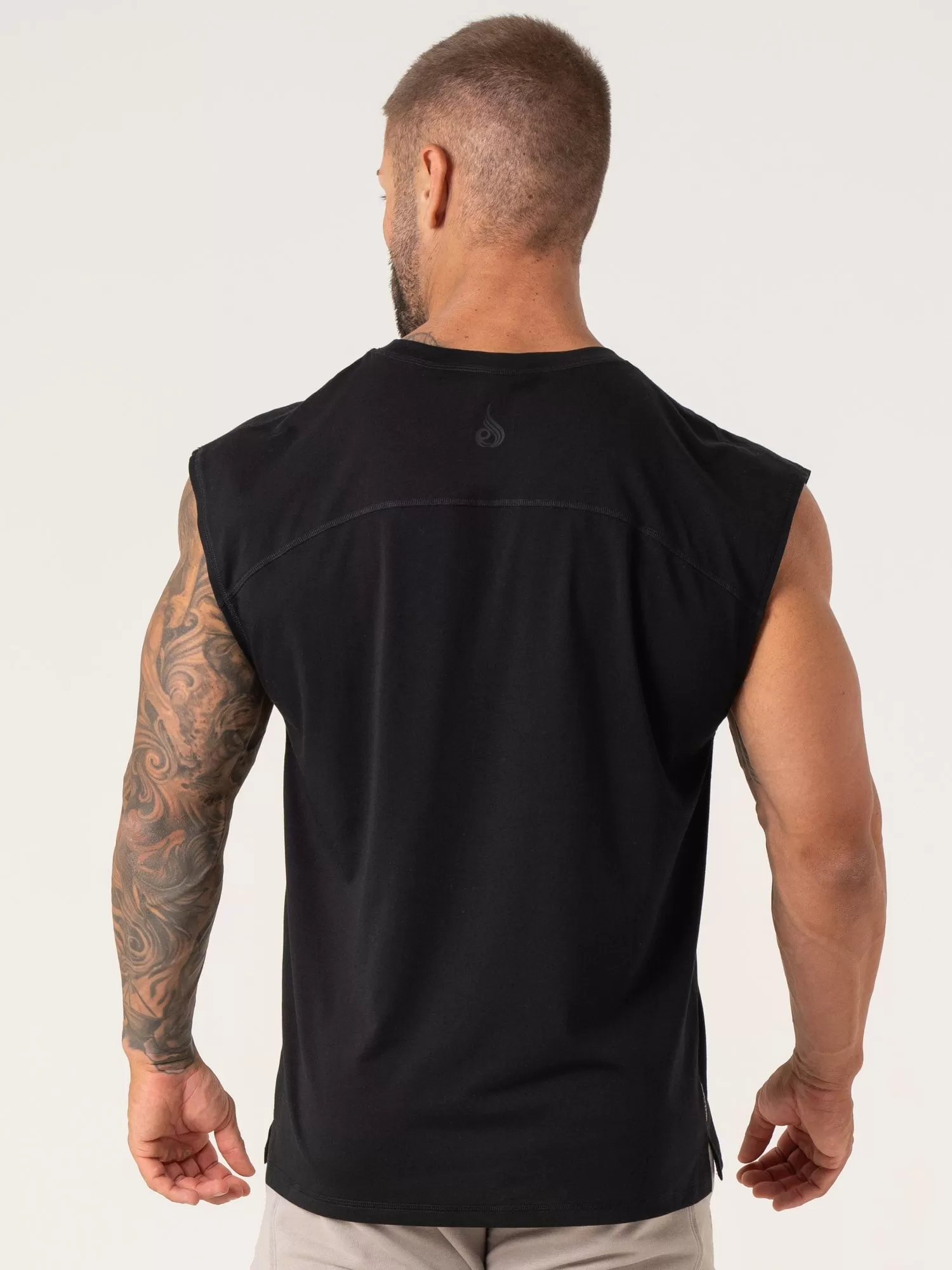 Pursuit Muscle Tank - Black