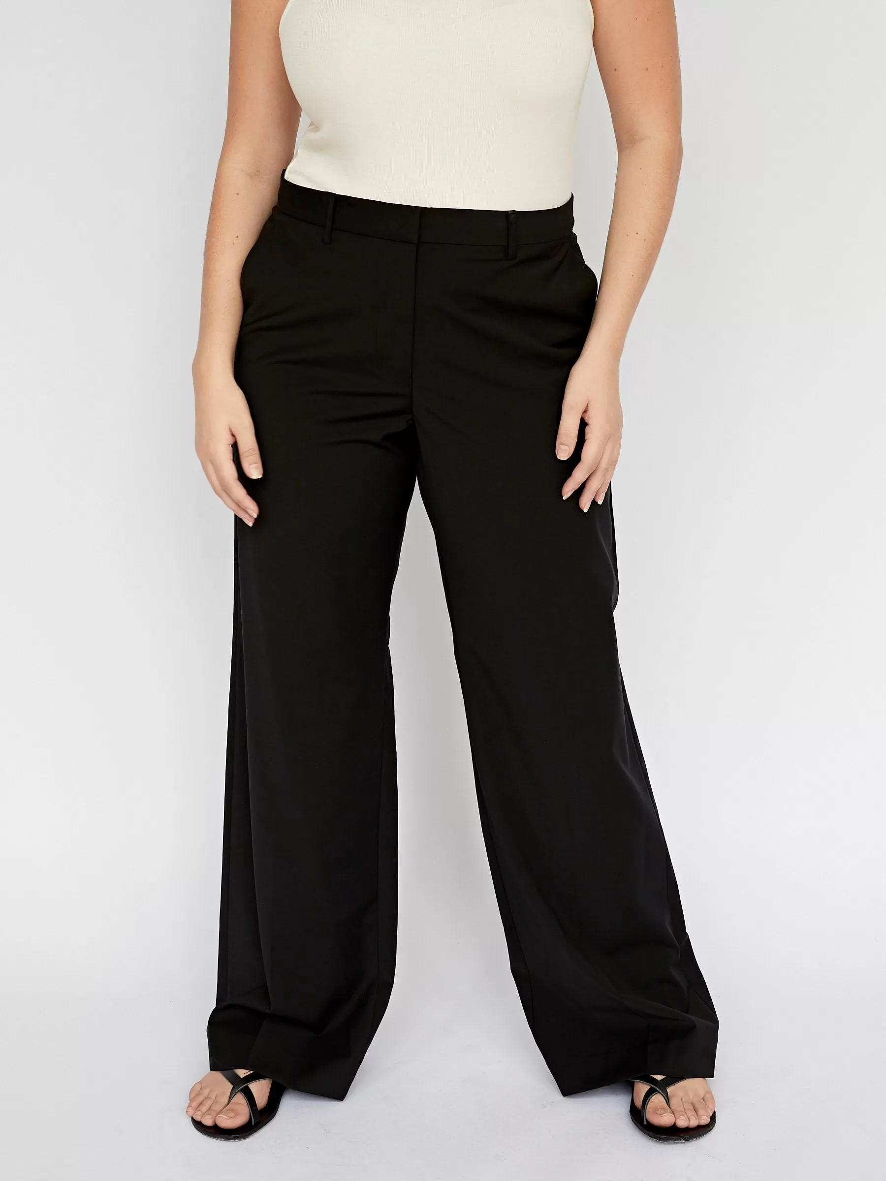 Relaxed Tailored Trouser