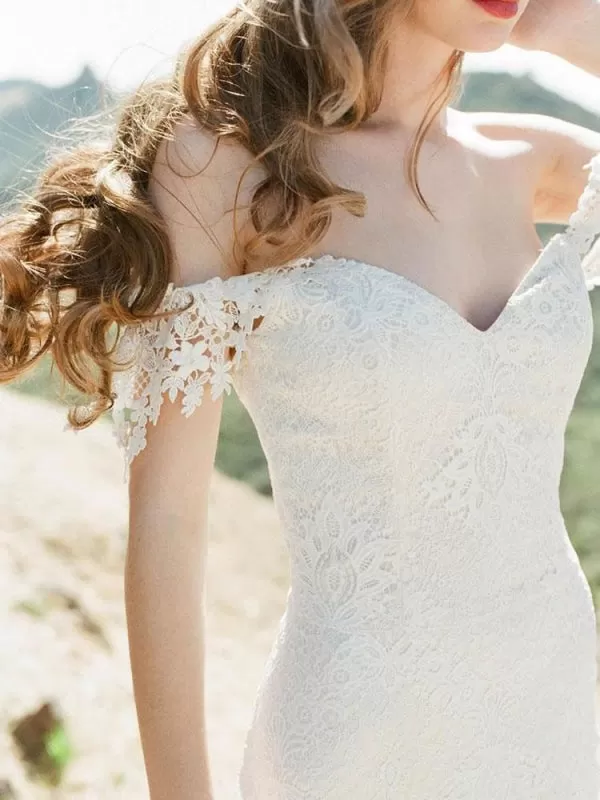 Simple Wedding Dresses 2021 Lace Sweetheart Off The Shoulder Mermaid Bridal Gown With Train For Boho Wedding