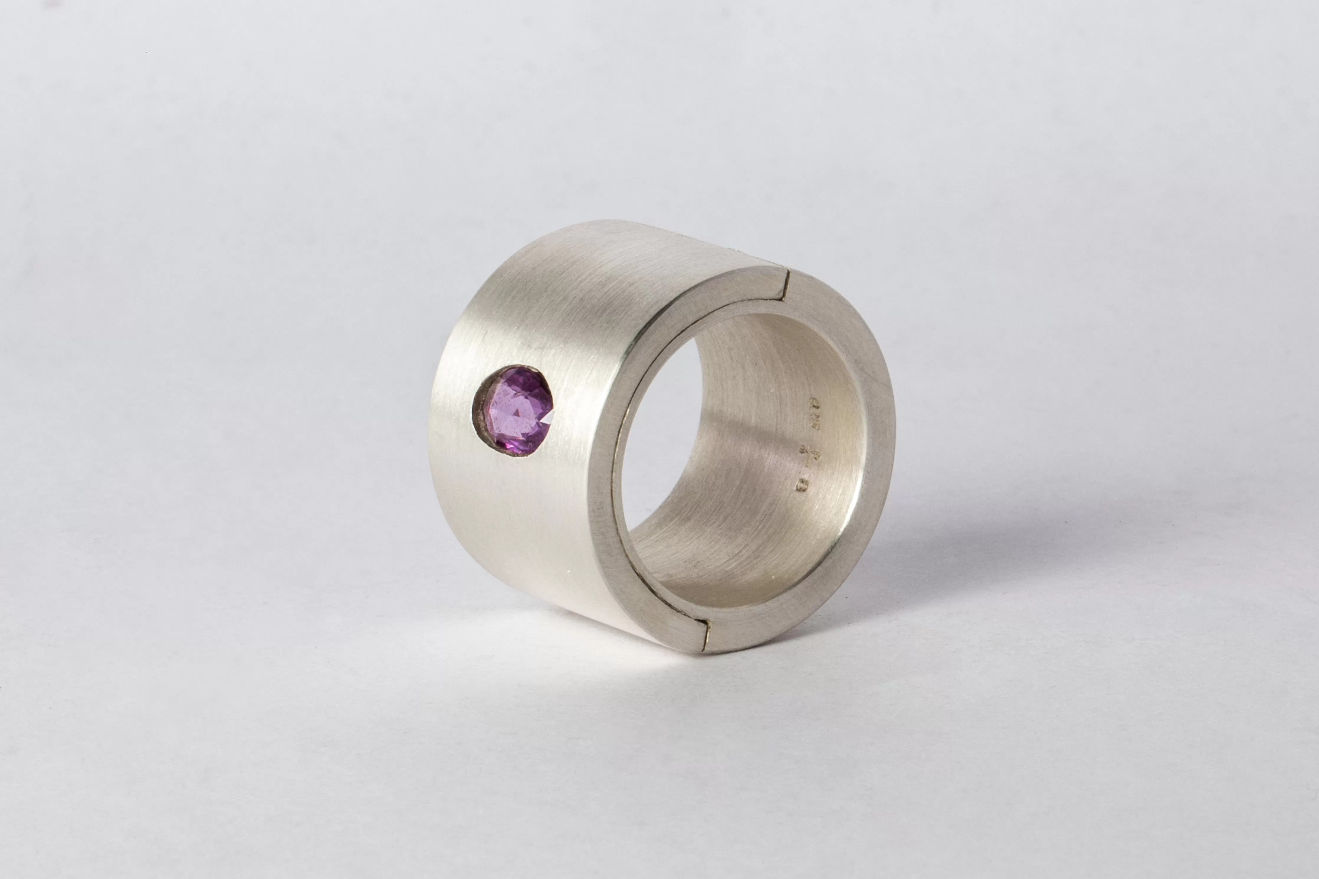 Sistema Ring (0.8 CT, Purple Sapphire Faceted Slab, 17mm, MA SAF)