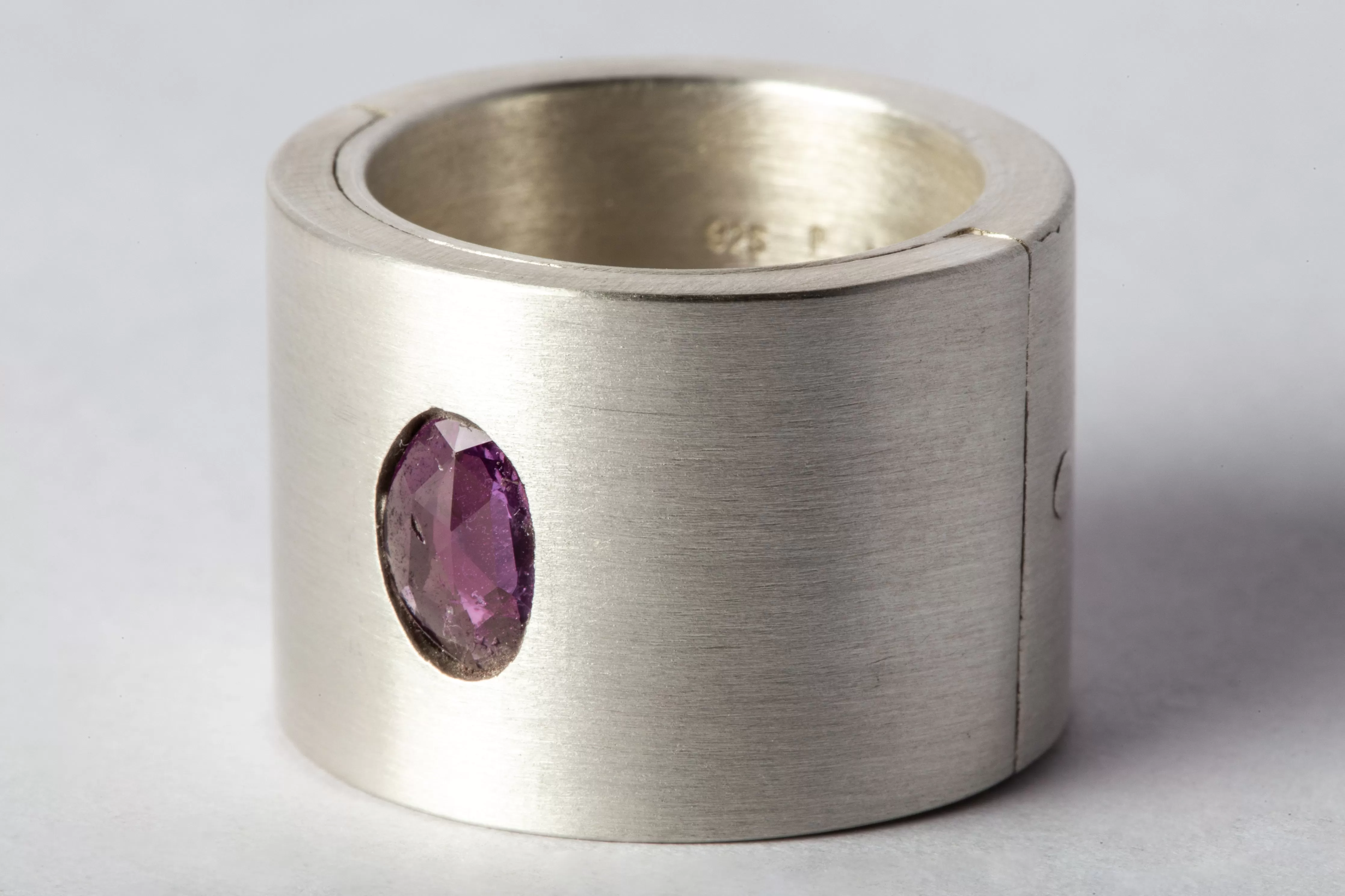 Sistema Ring (0.8 CT, Purple Sapphire Faceted Slab, 17mm, MA SAF)