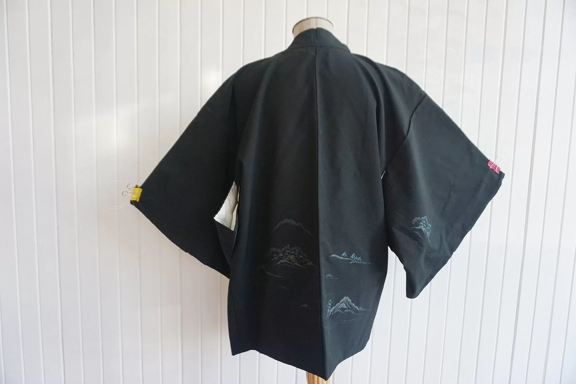 Vintage Haori/Kimono With Mountain design 1980s