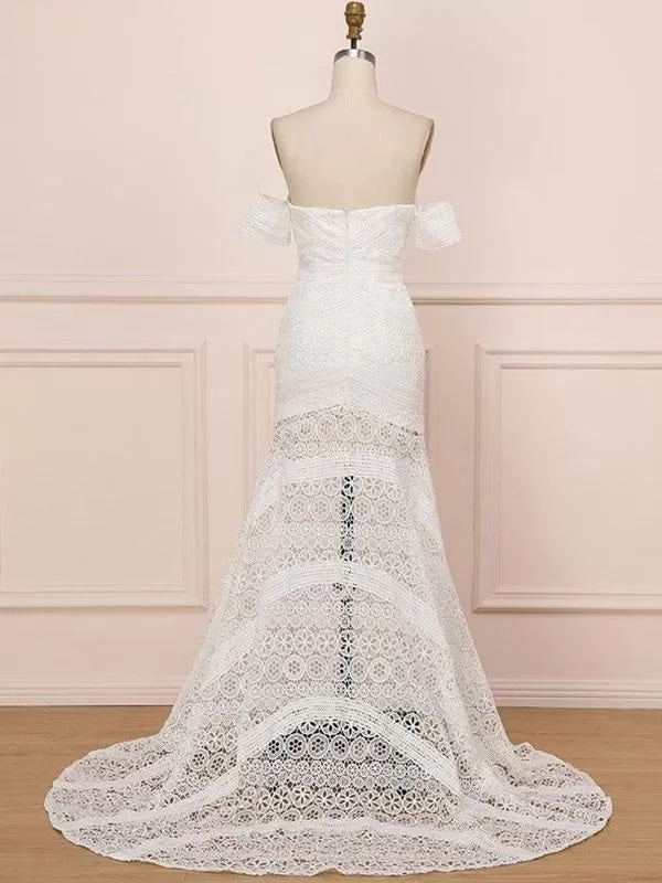 White Lace Wedding Dress Floor Length Sheath Sleeveless Lace Sweetheart Neck Bridal Dresses Train Dress